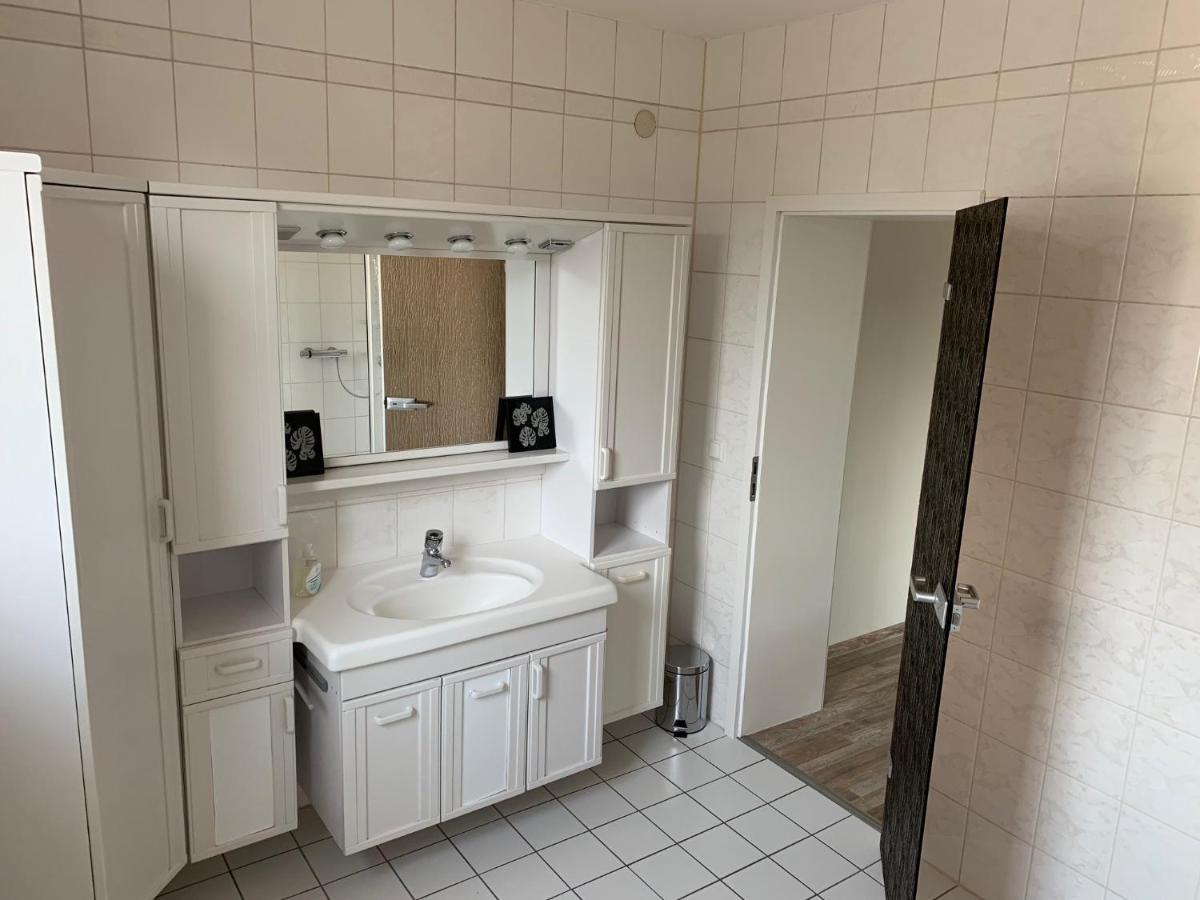 Zur Linde Hotell Ottweiler Exteriör bild