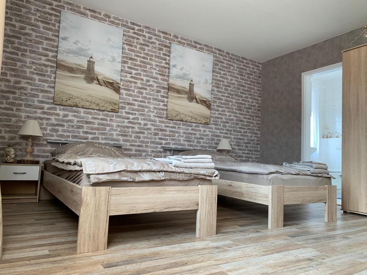 Zur Linde Hotell Ottweiler Exteriör bild