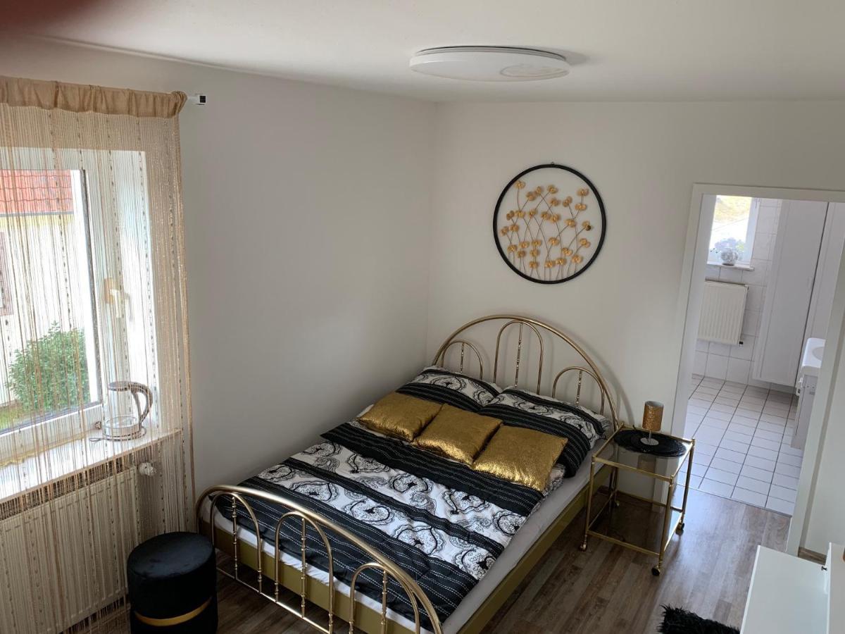 Zur Linde Hotell Ottweiler Exteriör bild