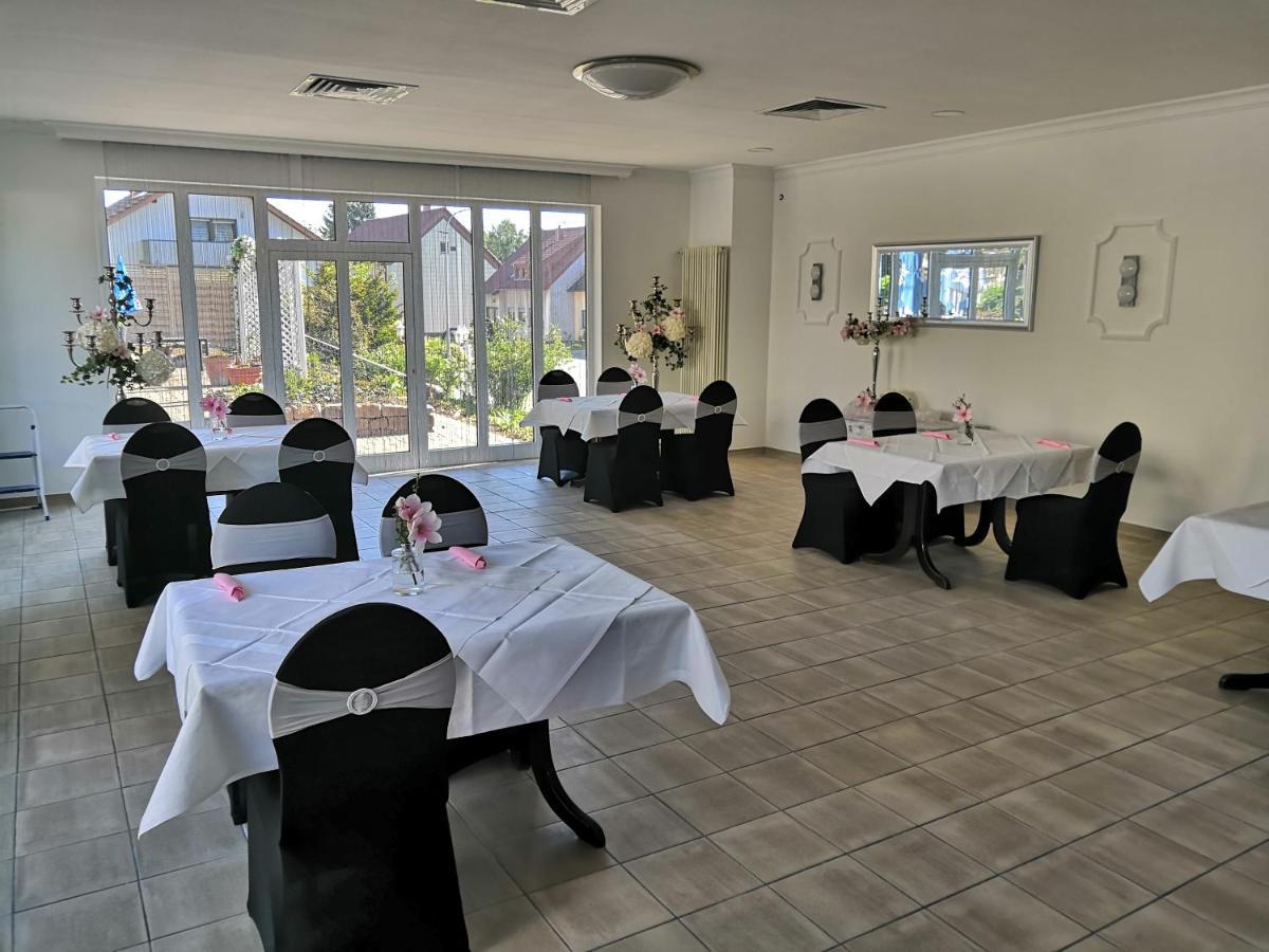 Zur Linde Hotell Ottweiler Exteriör bild